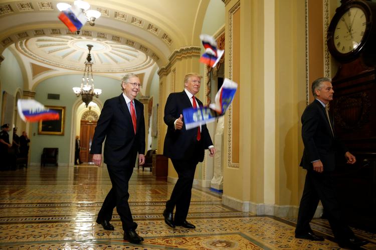   Trump fortjener en ’fuldgyldig og fair’ retssag, siger McConnell (tv) Foto: Joshua Roberts/Ritzau Scanpix