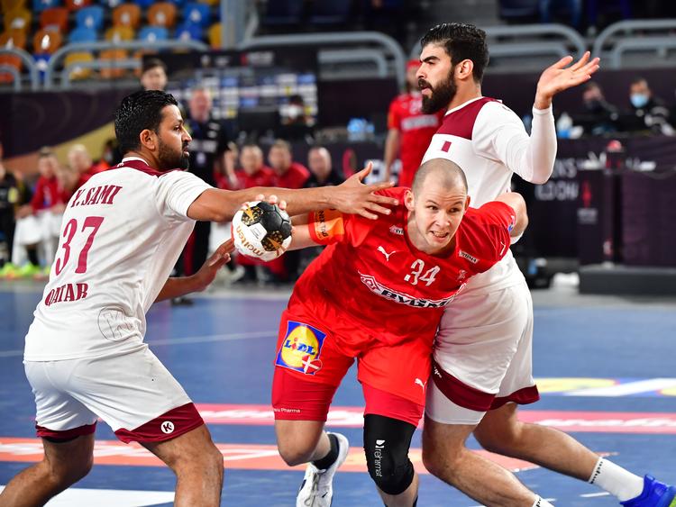   Med sin fysiske styrke kan Simon Hald tage kampen op med modstanderens forsvar. Foto: Jonas Ekströmer/tt/Ritzau Scanpix