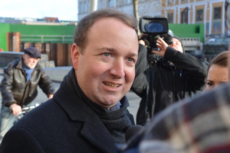 Venstres udenrigsordfører, Michael Aastrup Jensen, er umiddelbart det eneste af medlemmerne af Udenrigspolitisk Nævn, der er rejst udenlands, siden coronanedlukningen 16. december. Foto: Mik Eskestad/POLFOTO
