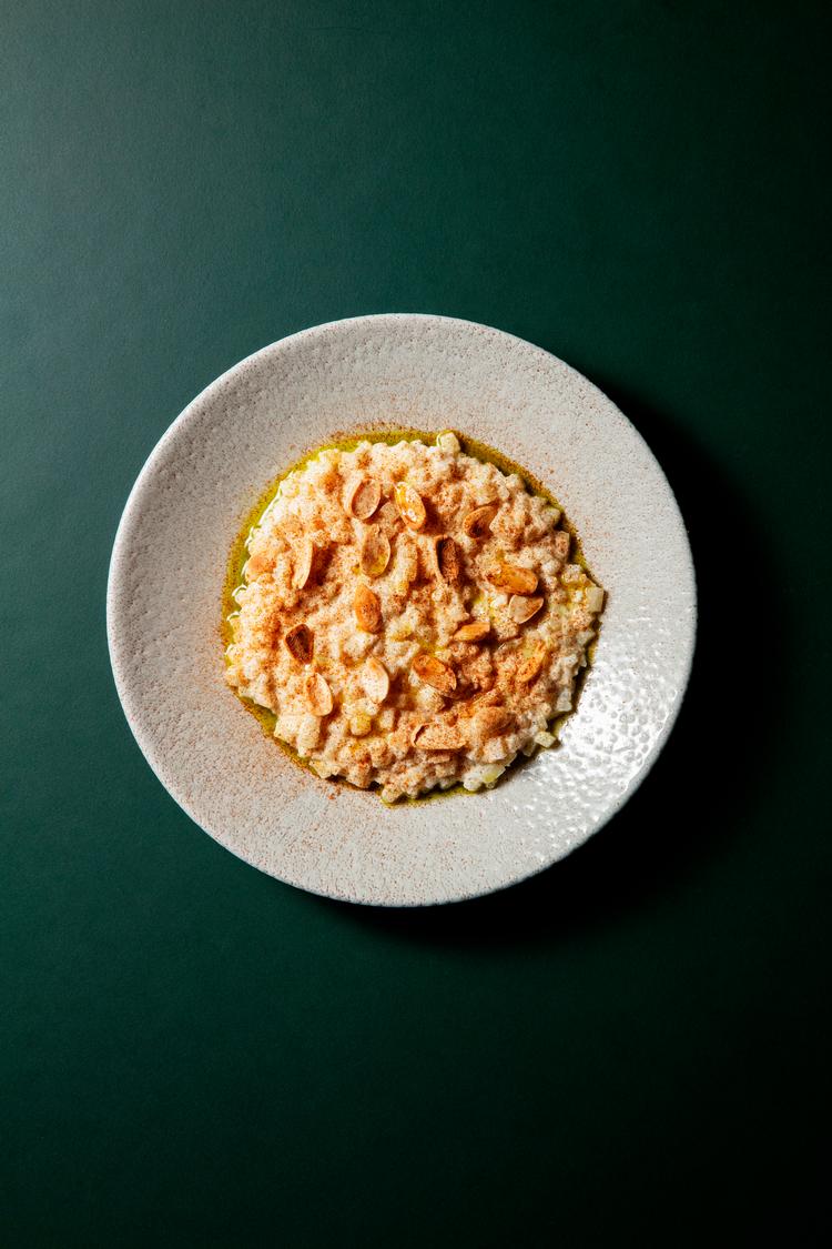 Det er vigtigt, at selleristykkerne i risottoen ikke koges helt ud, men bevarer deres bid, så mundfølelsen ikke bliver grødet. Foto: Line Thit Klein