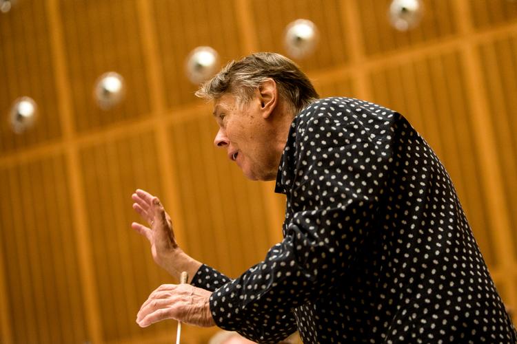Mariss Jansons, der døde i 2019, var den sidste i en kongerække af chefdirigenter i München. Han efterfølges af briten Simon Rattle, der har valgt at droppe England efter Brexit. Arkivfoto Andreas Haubjerg