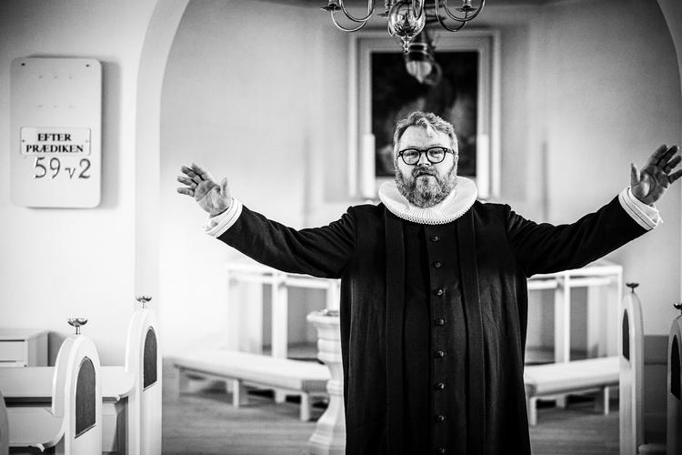 Kristian Ditlev Jensen ses her i Hulsig Kirke i Skagen. Foto: Claus Bjørn Larsen.  Foto: Claus Bjørn Larsen
