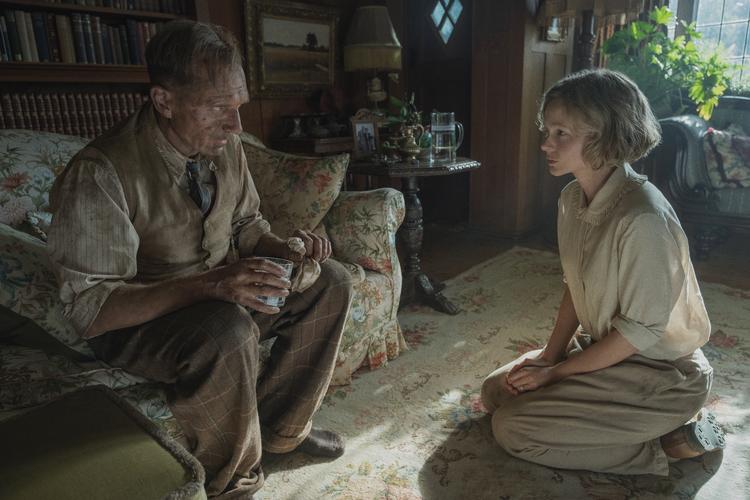 Ralph Fiennes og Carey Mulligan har de to hovedroller i 'The Dig'. 