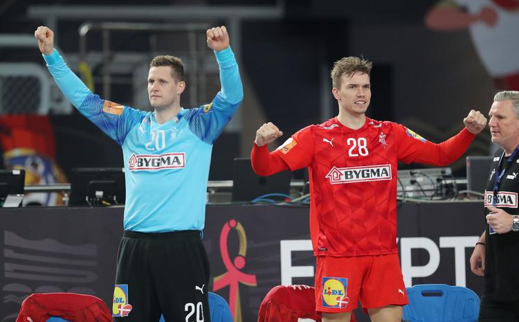  Kevin Møller (tv.) stod en flot kamp i det danske mål, da Niklas Landin måtte udgå. Til højre er det Lasse Andersson. Foto: Mohamed Abd El Ghany/Ritzau Scanpix