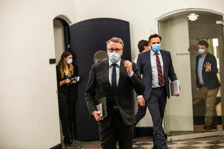 Minkaftale. Fungerende finansminister Morten Bødskov (S) fik mandag aften SF og Radikale med i en redningsbåd til statsministeren.  (Foto: Ólafur Steinar Gestsson/Ritzau Scanpix) Foto: Ólafur Steinar Gestsson/Ritzau Scanpix