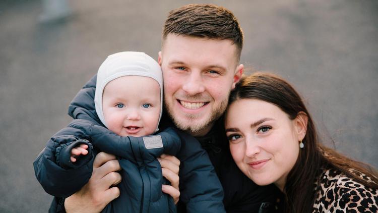 Maria Mainz og Daniel Brøndum Brask-Andersen fra Lyngby med sønnen Louie. 