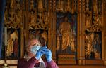 En dosis vaccine gøres klar i Salisbury Cathedral. Foto: Justin Tallis/Ritzau Scanpix