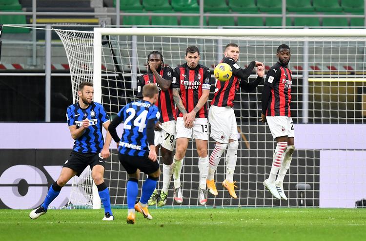 Christian Eriksen kom i Coppa Italia mod Milan på banen i slutfasen, men det var alligevel ham, der afgjorde kampen med en flot frisparksscoring.   Foto: Daniele Mascolo/Ritzau Scanpix