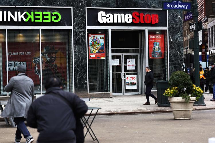 GAMESTOP. Den hensygnende butikskæde er pludselig blevet centrum for et spektakulært børsopgør. Foto: Michael M. Santiago/Ritzau Scanpix