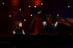 Alice Sara Ott var helt alene med sine tusmørkestemninger i DR Koncerthusets store sal. Foto: Søren Krabbe