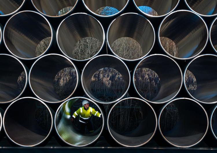 Nu stiger presset på Nord Stream 2 igen. Frankrig bakker op om et stop for gasledningen så længe Kreml fængsler, forfølger og tæver den russiske opposition. Dermed risikerer over tusinde kilometer gasrør at ruste op på østersøens bund. Arkivfoto Jens Büttner