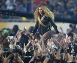 Under Super Bowl-pauseshowet i 2016 optrådte Beyoncé i militant outfit og hyldede Black Lives Matter-bevægelsen.   Foto: Robert Hanashiro/Ritzau Scanpix