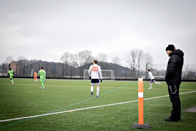 DBU’s tilskud dækker noget i retning af 10 procent af omkostningerne ved at drive akademiet i B.93, vurderer Martin Jensen (t.h.). Foto: Marius Renner/POLFOTO