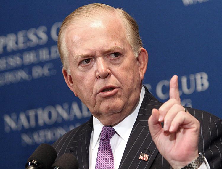 Lou Dobbs viderebragte påstande om valgsvindel, efter at Trump tabte præsidentvalget i november. Foto: Karen Bleier/Ritzau Scanpix