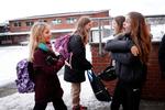     De yngste elever vendte i går tilbage til folkeskolen. Her er det 4. a og b på Birkhovedskolen i Nyborg.   Foto: Jens Dresling/POLFOTO