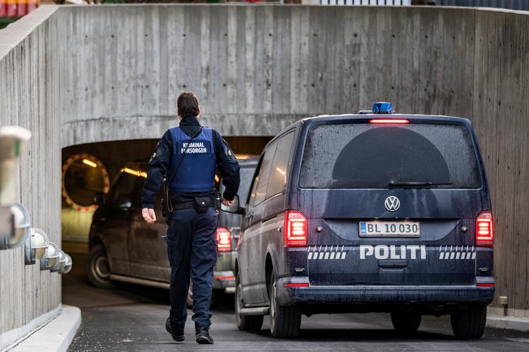 Peter Madsen bliver bragt til Retten i Glostrup. Retten i Glostrup behandler sagen om drabsdømte Peter Madsens flugt fra Herstedvester Fængsel, tirsdag den 9. februar 2021. Peter Madsen er tiltalt for fangeflugt, trusler og ulovlig tvang. Foto: Martin Sylvest/Ritzau Scanpix