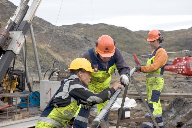 Greenland Minerals har investeret 341 millioner kroner i forberedelserne til minen på Kvanefjeld. 141 miljøorganisationer advarer nu mod projektet, der blandt andet omfatter udvinding af uran. Foto: John Rasmussen,/Ritzau Scanpix
