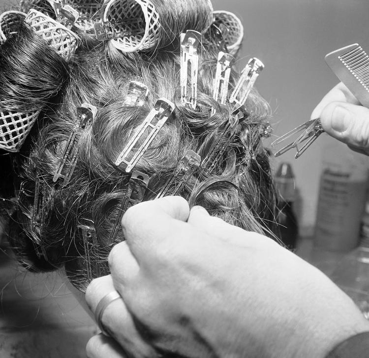 Lydfortællingen 'Du lytter til Vivian' er udformet som historier fortalt til en frisør - og varer heller ikke længere end en klipnings tid.    Foto: Dave Pickoff/Ritzau Scanpix