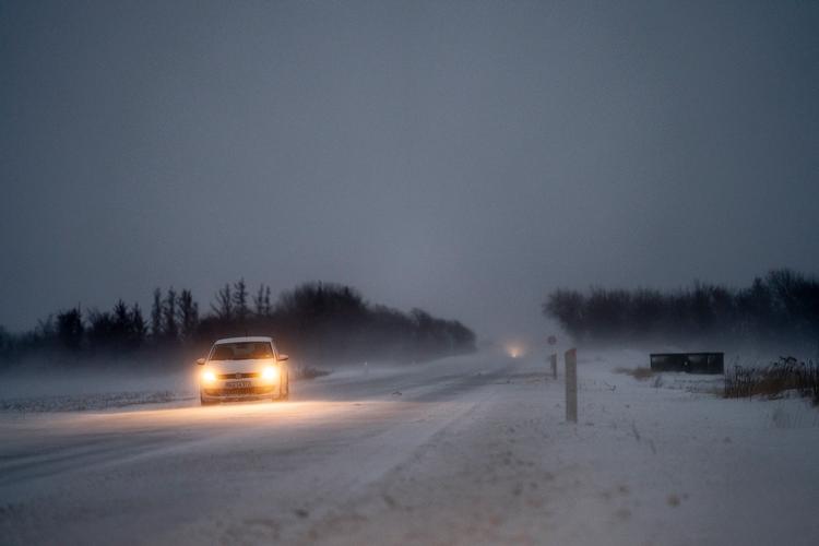 Snedynger og fygning nær Gedesby ved Gedser i går.  Foto: Mads Claus Rasmussen/Ritzau Scanpix