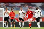 Christian Eriksen omgivet af spillere fra verdens bedste landshold – Jan Vertonghen, Dries Mertens, Toby Alderweireld og Romelu Lukaku – efter Nations League-kampen mellem Danmark og Belgien. En belgisk model for talentudvikling er en del af DBU's vej mod jævnbyrdighed mellem de to landshold.   Foto: Jens Dresling/POLFOTO