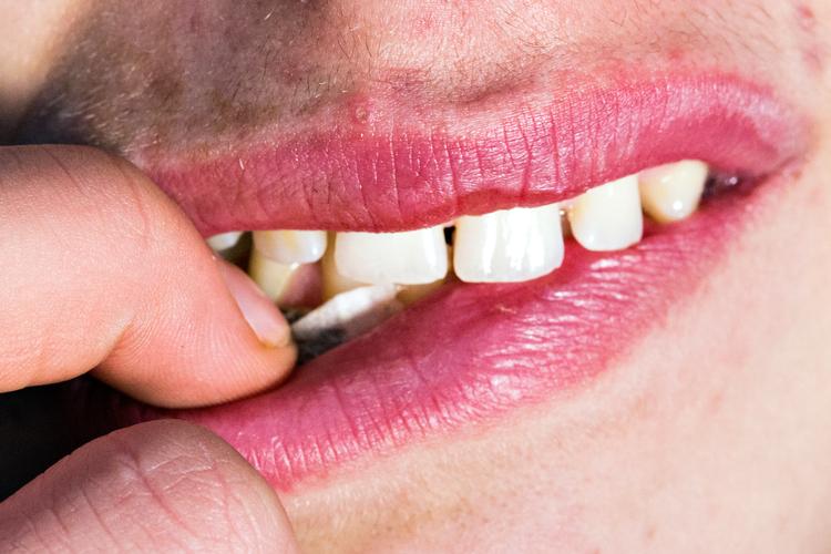 En af de myter, der florerer om snus, er, at man kan få optur og præstere bedre af at bruge det. Men efter kort tid kan det modsatte ske.   Foto: Melissa Kühn Hjerrild/POLFOTO