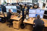 Spar Nord . Aktie handels afdelingen. 


Spar Nord har skiftet datacentral,  det en af de største og vigtigste beslutninger, som en bank kan træffe. 

Adresse: Skelagervej 15 9100 Aalborg 

Copyright &amp; all Rights: Jan Dagø Foto: Jan Dagø/POLFOTO