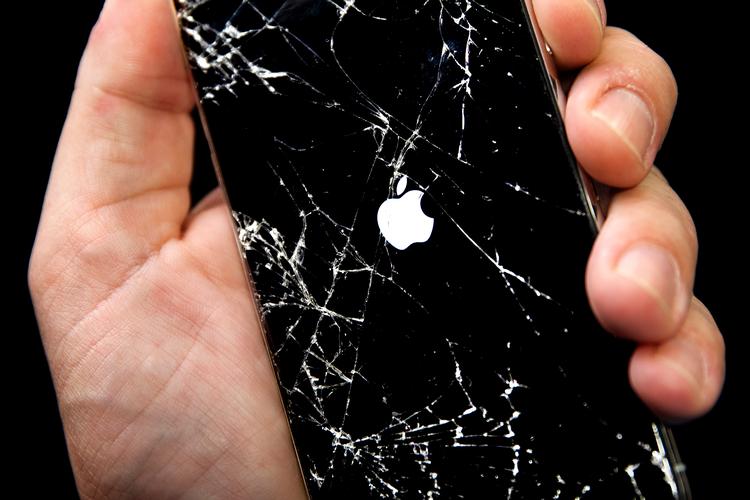 Fremover skal du betale et mindre beløb til danske kunstnere, når du køber en ny smartphone. Foto: Finn Frandsen/POLFOTO