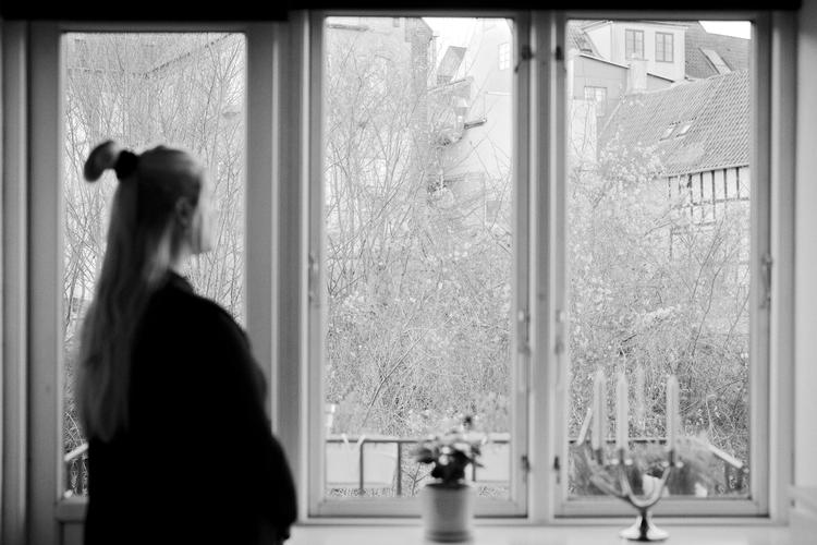 Politiken satte tidligere på året fokus på, hvordan coronakrisen påvirker det mentale helbred. Her medvirkede blandt andre Cecilie Sonne Skærning, der er ramt af angst. Foto: Marius Renner/POLFOTO