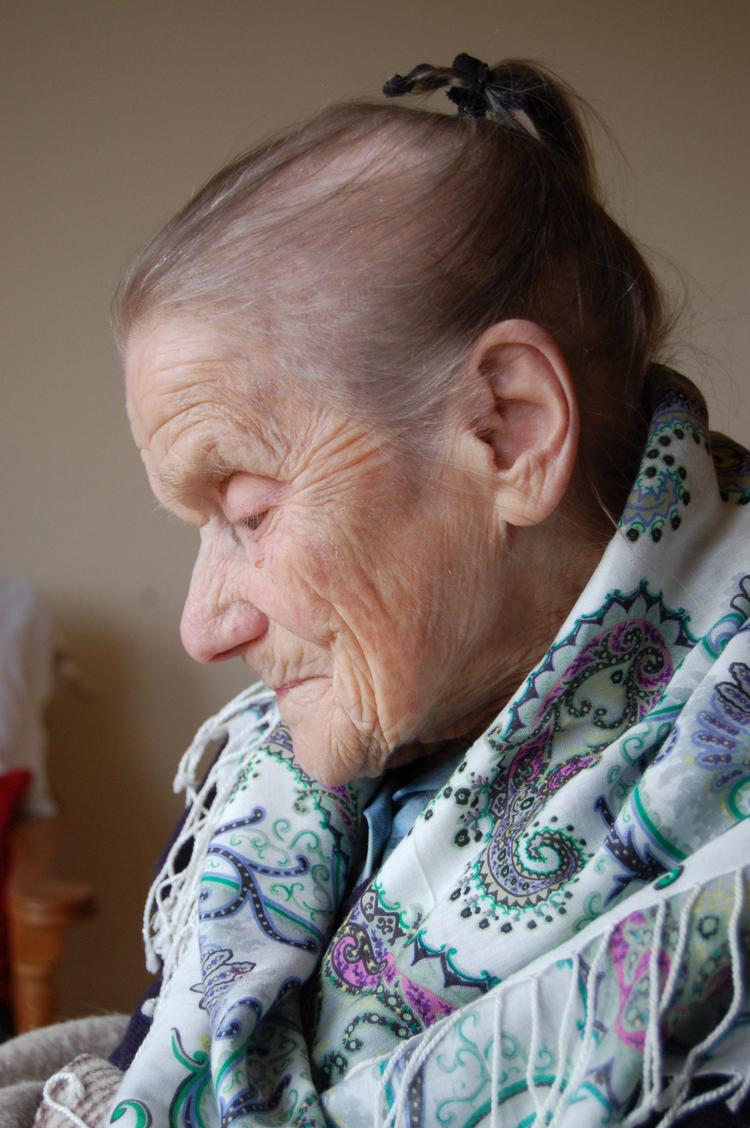 Valborg døde for otte år siden. Hun blev 104½ år, men nåede at fortælle danskerne om sit liv på den lille gård i Bjerregrav ved Viborg. Hendes beretning om manden, Marinus' død er dybt bevægende.
Foto: Søren Ryge Petersen.
 
