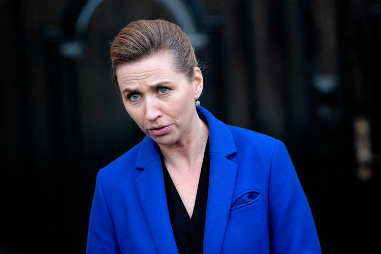 Statsminister Mette Frederiksen (S) skriver mandag en lang tekst på Facebook som optakt til offentliggørelsen af genåbningen onsdag.  Foto: Martin Lehmann/POLFOTO