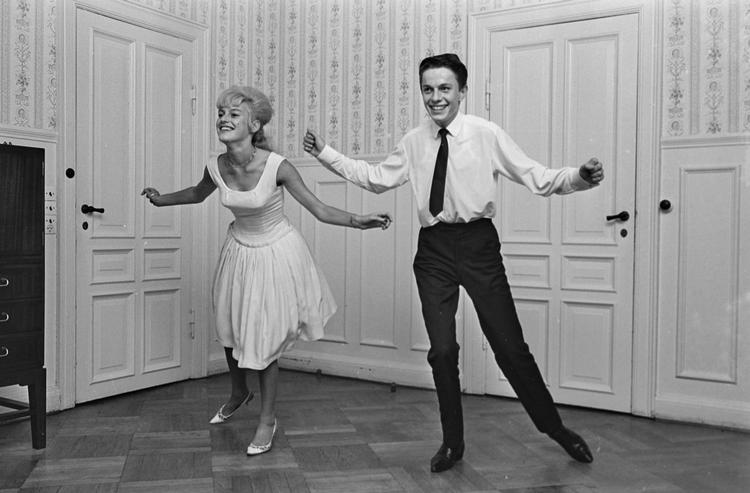 Han er smuk, sjov og sød, skriver læseren om sit crush, der sikkert også kan danse som fyren her. Alligevel er hun i tvivl. Arkivfoto. Foto: Erik Gleie/POLFOTO