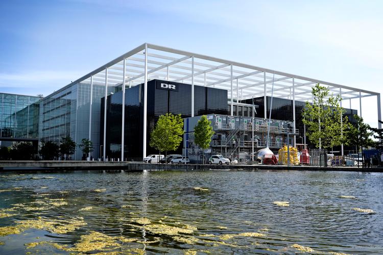 Et produktionsselskabs ansættelse af en tidligere DR-vært, der blev fyret for grænseoverskridende adfærd i efteråret, har udløst debat i mediebranchen. Foto: Jens Dresling/POLFOTO