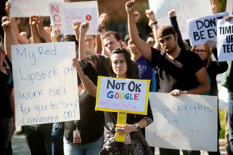 Medarbejdere protesterer mod Googles håndtering af beskyldninger om sexchikane i 2018. Foto: Noah Berger/Ritzau Scanpix