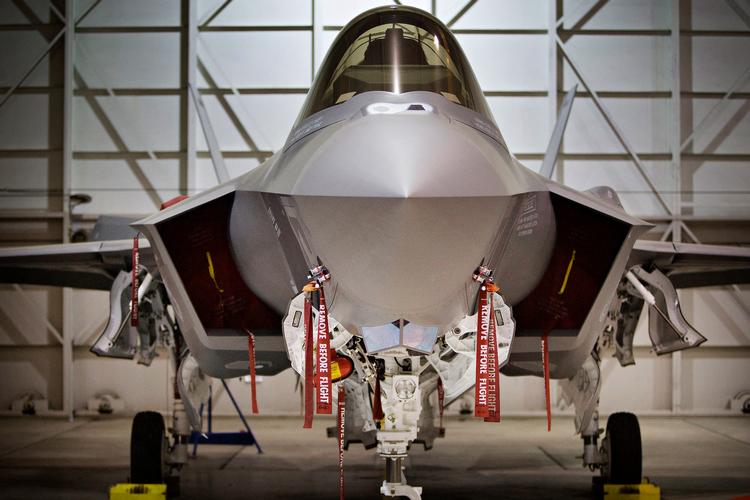 F-35-jagerflyet er noget af det, der står på indkøbssedlerne verden over.  Arkivfoto Martin Lehmann