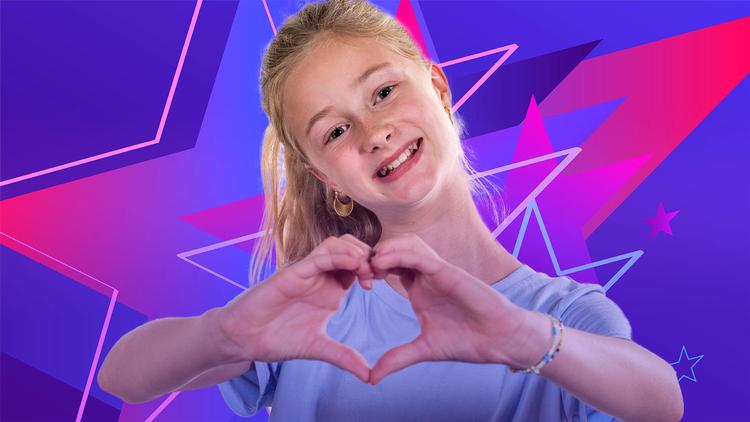 Med en hyldest til sin storesøster, der ikke er helt som andre piger, vandt 11-årige Emilie årets MGP.  Foto: Anna Lou Gavino, DR