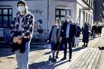 Lørdag stod folk i kø i to timer for at blive testet i det københavnske Nordvestkvarter. Foto: Jacob Ehrbahn/Jacob Ehrbahn