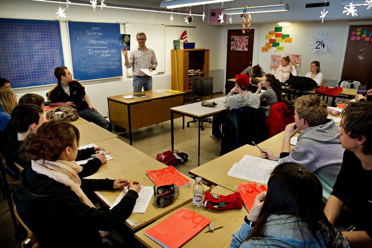 Det fremgår af retningslinjerne, at eleverne skal i skole i fem dage og så være hjemme fem dage. Foto: Martin Lehmann/POLFOTO