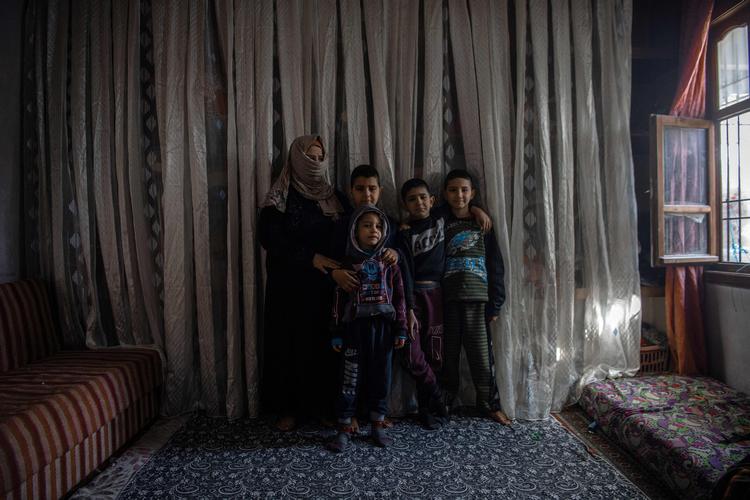 Zeina Alawi, syrisk flygtninge med sine børn i Gaziantep. i Tyrkiet.  Kun tre procent af de syriske børneflygtninge i landet ønsker at komme hjem til Syrien.   Foto: Ozan Kose/Ritzau Scanpix