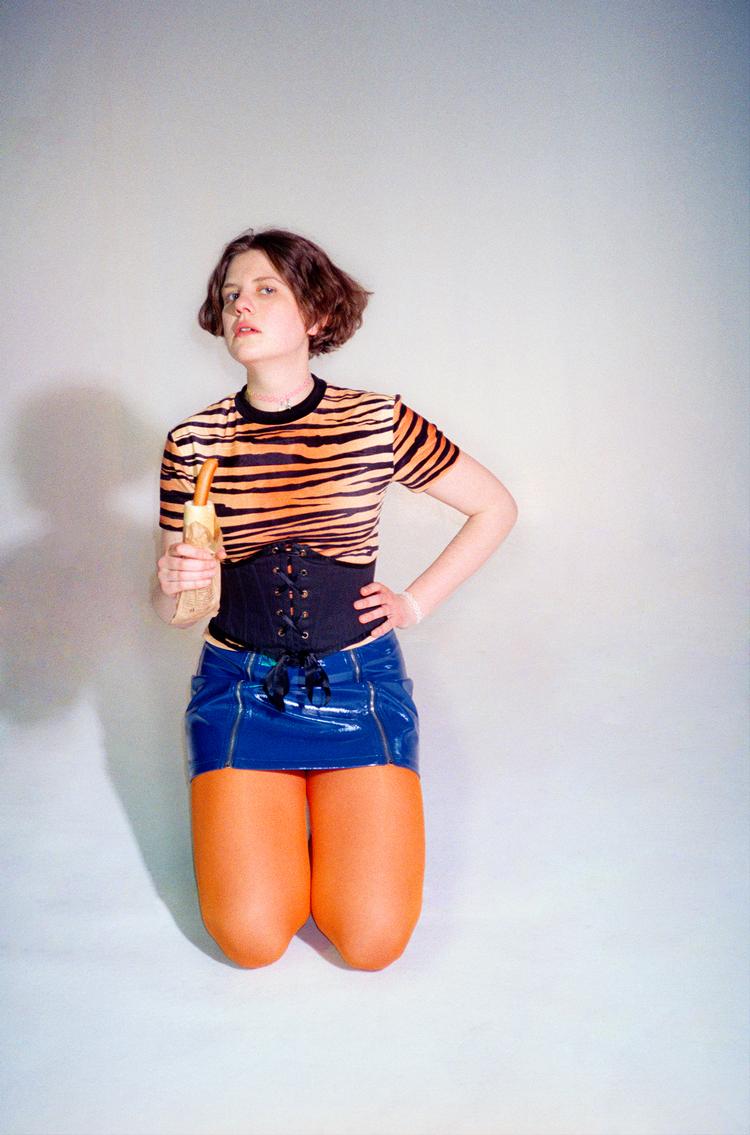 Den 26-årige digter Veronika Katinka Martzen er midtpunktet i en ny DR3-serie, som handler om hendes kamp for at blive kendt. Foto Fryd Frydendahl