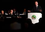 Fifa-præsident Gianni Infantino har ambitioner på de afrikanske nationers vegne, men han har også ambitioner på egne vegne og lover dem flere penge, som kan være med til at sikre ham deres stemmer i fremtiden.  Foto: Lars Poulsen/POLFOTO
