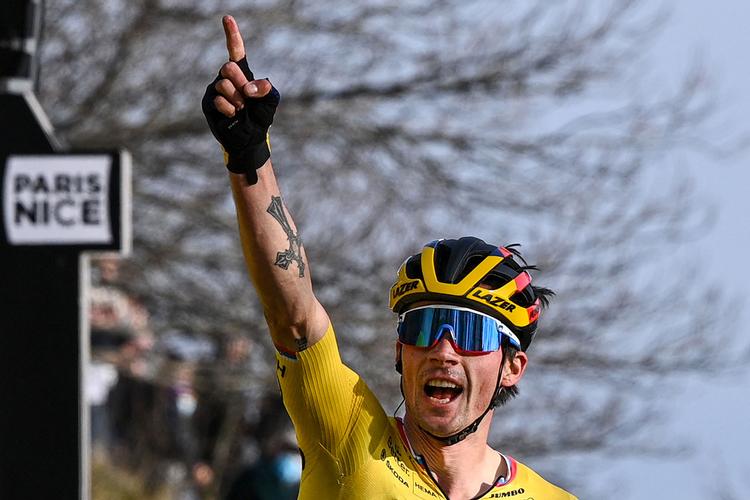 Primoz Roglic jubler over triumfen i Paris-Nice, som sendte ham til tops i det samlede klassement.
 Foto: Anne-christine Poujoulat/Ritzau Scanpix