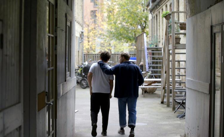 Lærerne på skolen skildres som en slags helte. Og med god grund, for de er allesammen voldsomt dygtige, og så har de ikke mindst tiden og ressourcerne, der skal til. Foto: DR