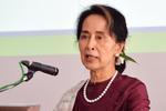 Anklagen om, at hun skulle have taget imod 11 kilo guld, er den hidtil mest alvorlige mod Aung San Suu Kyi, Myanmars demokratiske leder, der blev anholdt efter et militærkup i februar. Foto: Str/Ritzau Scanpix