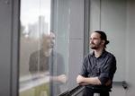 På grund af pandemien mistede  Alexander Kirk sin læreplads, han er nu tilbage på Hotel- og Restaurantskolen, hvor han er ved at uddanne sig til kok.     Foto: Miriam Dalsgaard/POLFOTO