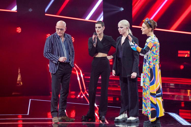 Duoen Neva &amp; Ida røg fredag ud af X-factor, da deres egen dommer sendte dem hjem. Det var de sådan set lettede over. For de har modtaget så mange hadefulde beskeder på sociale medier, at de ikke orker mere.  Foto: Jesper Sunesen / Aller Foto & Vi/Ritzau Scanpix