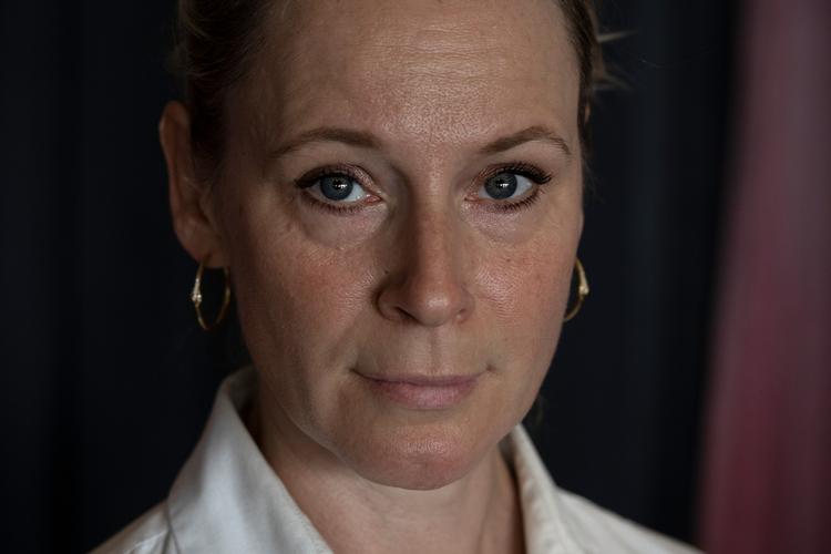 Iben Hjejle fylder 50 år. I en årrække skulle hun hele tiden svare på spørgsmål om en international karriere, hun ikke virkede til at længes synderligt efter. Foto: Jesper Houborg/POLFOTO