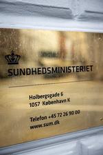 Aktører i sundhedsvæsnet frygter, at det enorme arbejdspres på Sundhedsministeriet, åreladningen af nøglemedarbejdere samt det etøjede fokus på covid-19 vil få grumme følger for hele sundhedsvæsnet.  Foto: Jesper Houborg/POLFOTO