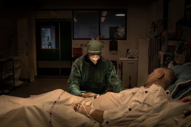 Foreløbige tal viser positiv udvikling i smittetal og indlæggelser efter vaccination ifølge rapport. Foto: Mads Nissen/POLFOTO