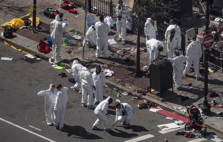 Tre personer blev dræbt og mere end 260 personer blev såret ved bombeangrebet ved Boston Marathon i 2013. Den ene af de to bombemænd, Dzjokhar Tsarnajev, fik sidste år fjernet dødsstraf, men nu skal Højesteret overveje sagen. Foto: Adrees Latif/Ritzau Scanpix