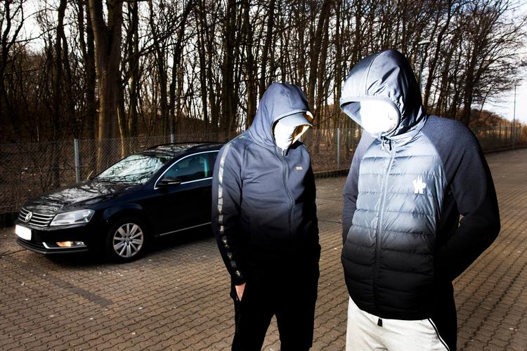 De tre unge mænd, der har klaget over politiets behandling, vidner i retten mandag. De har ønsket at være anonyme i avisen, men Politiken kender deres identitet.  Foto: Jacob Ehrbahn/Jacob Ehrbahn